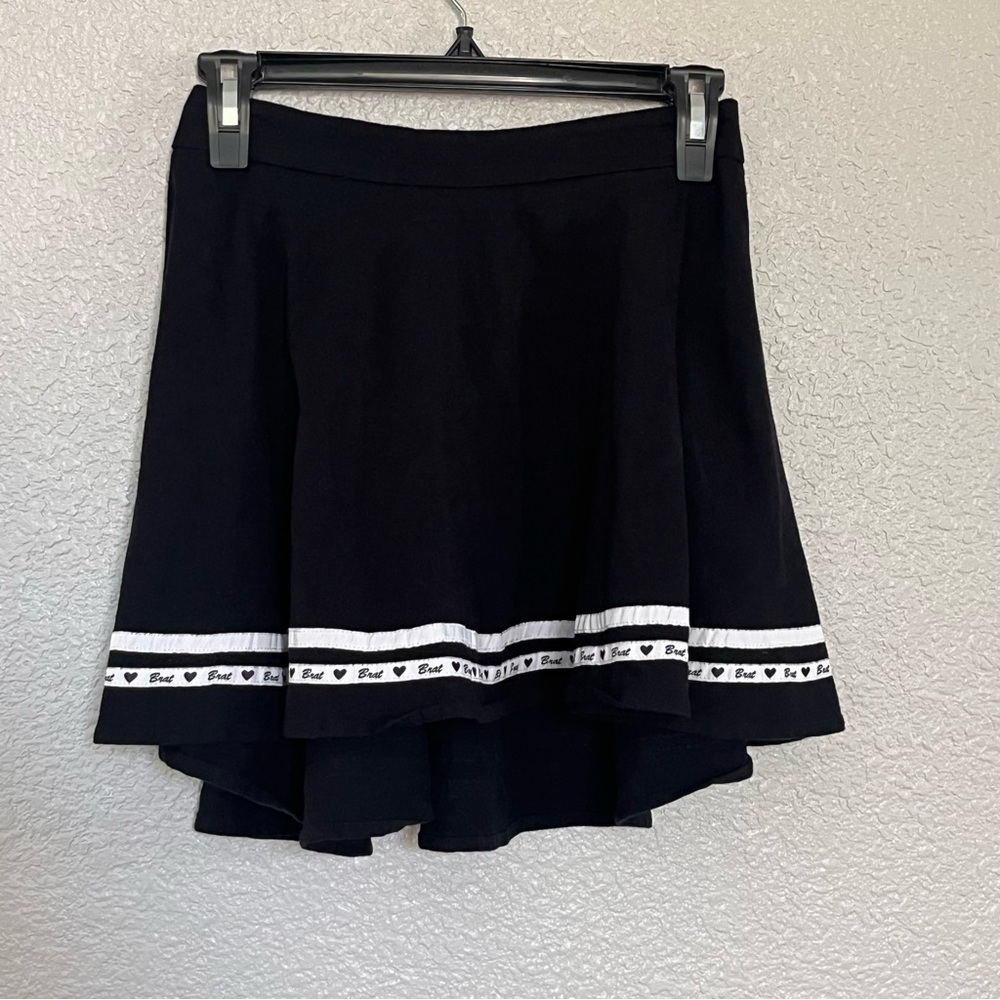 Black and White Women's Skirt with Brat on the hem size XL